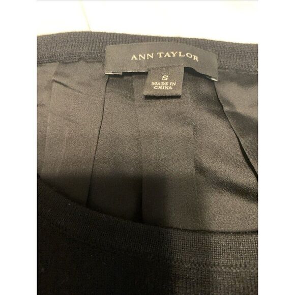 Ann Taylor Solid Black Crew Neck Long Sleeve Sweater Small - Picture 3 of 4